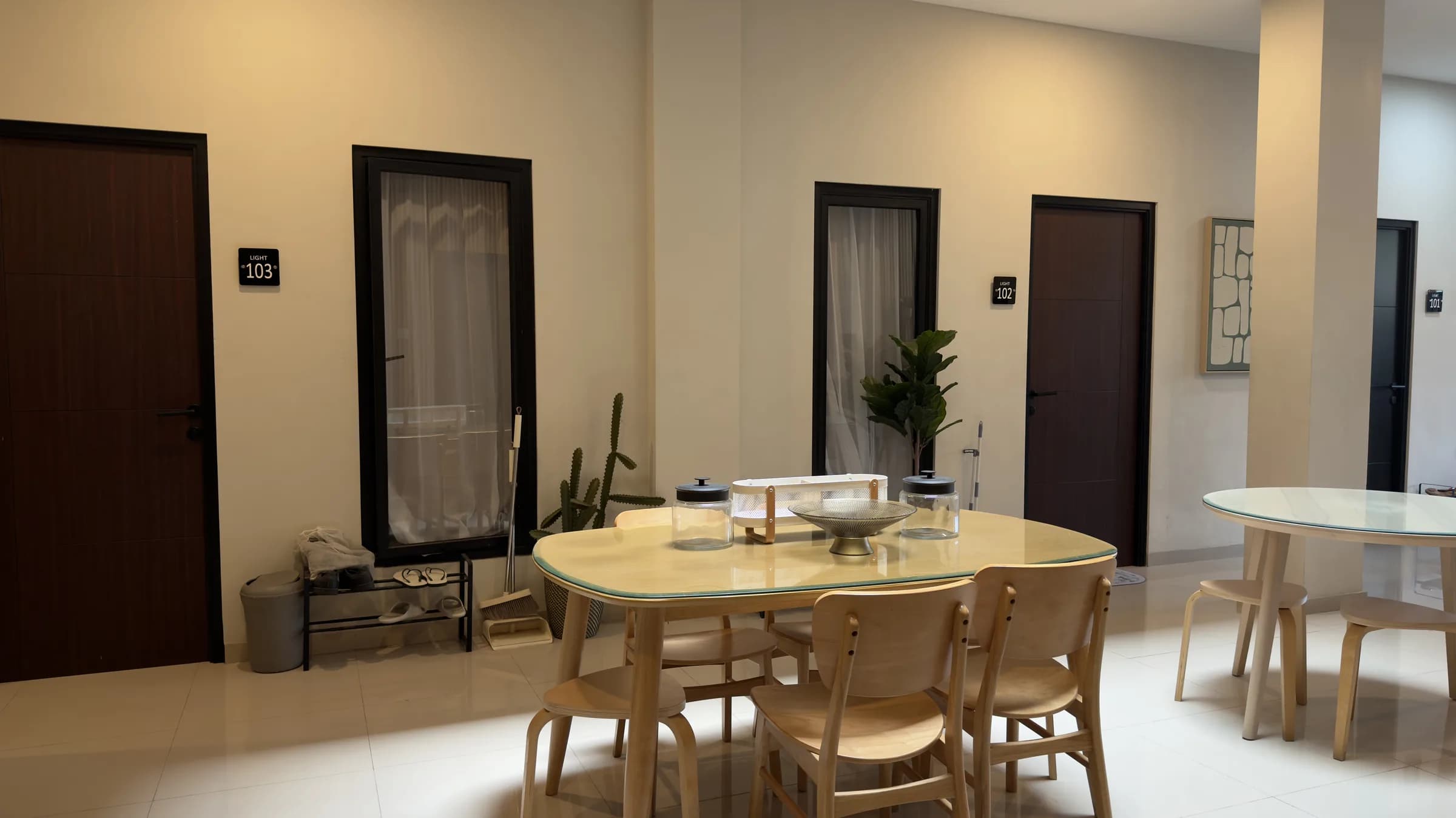 Interior kamar kost modern